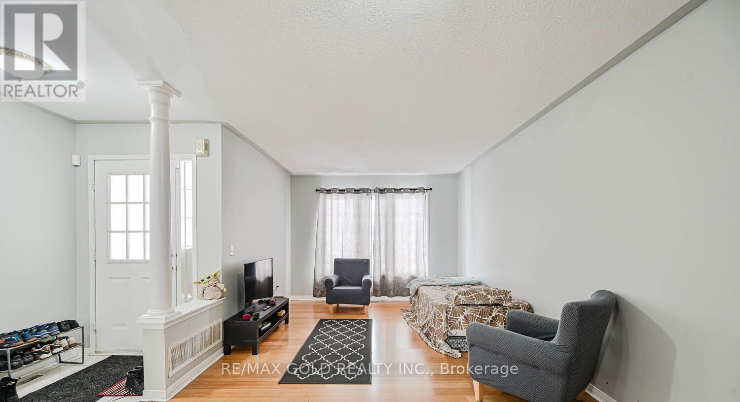 24 Seaside Circle, Brampton, Ontario  L6R 2G7 - Photo 6 - W13170520
