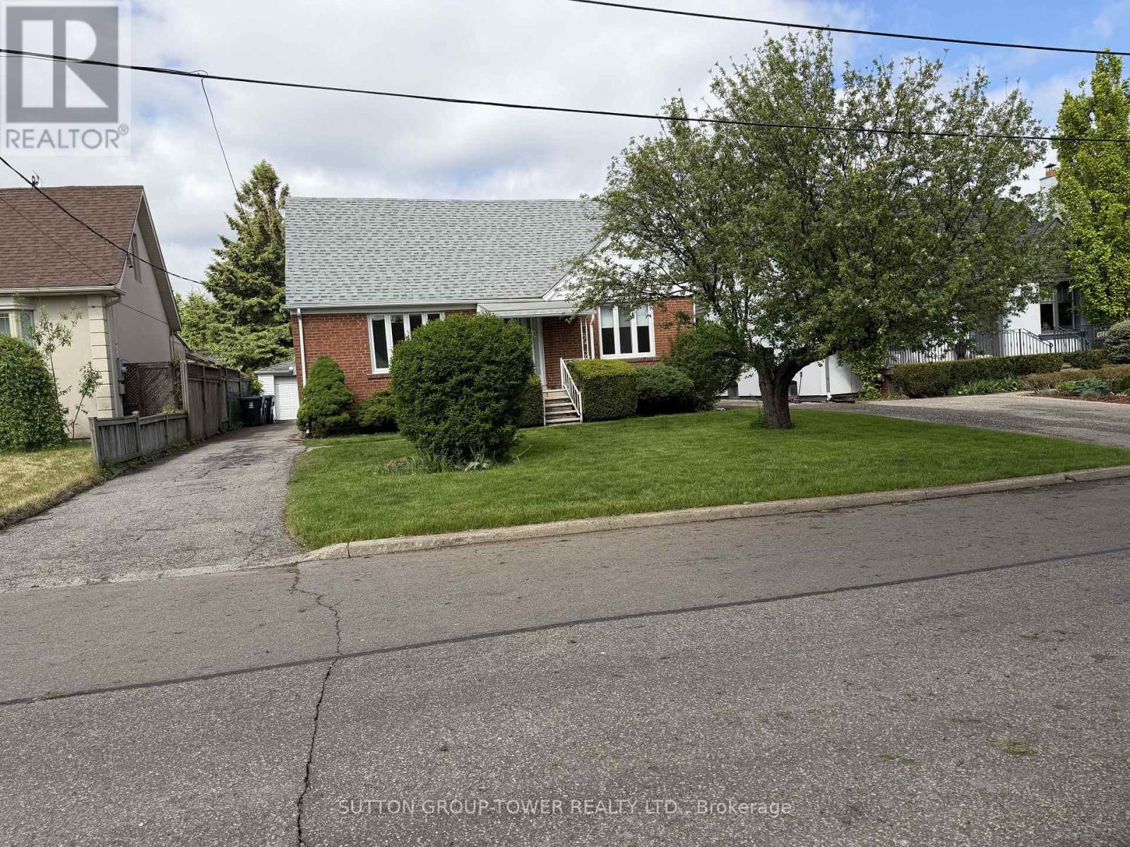 4 STEVEN AVENUE, Toronto, Ontario