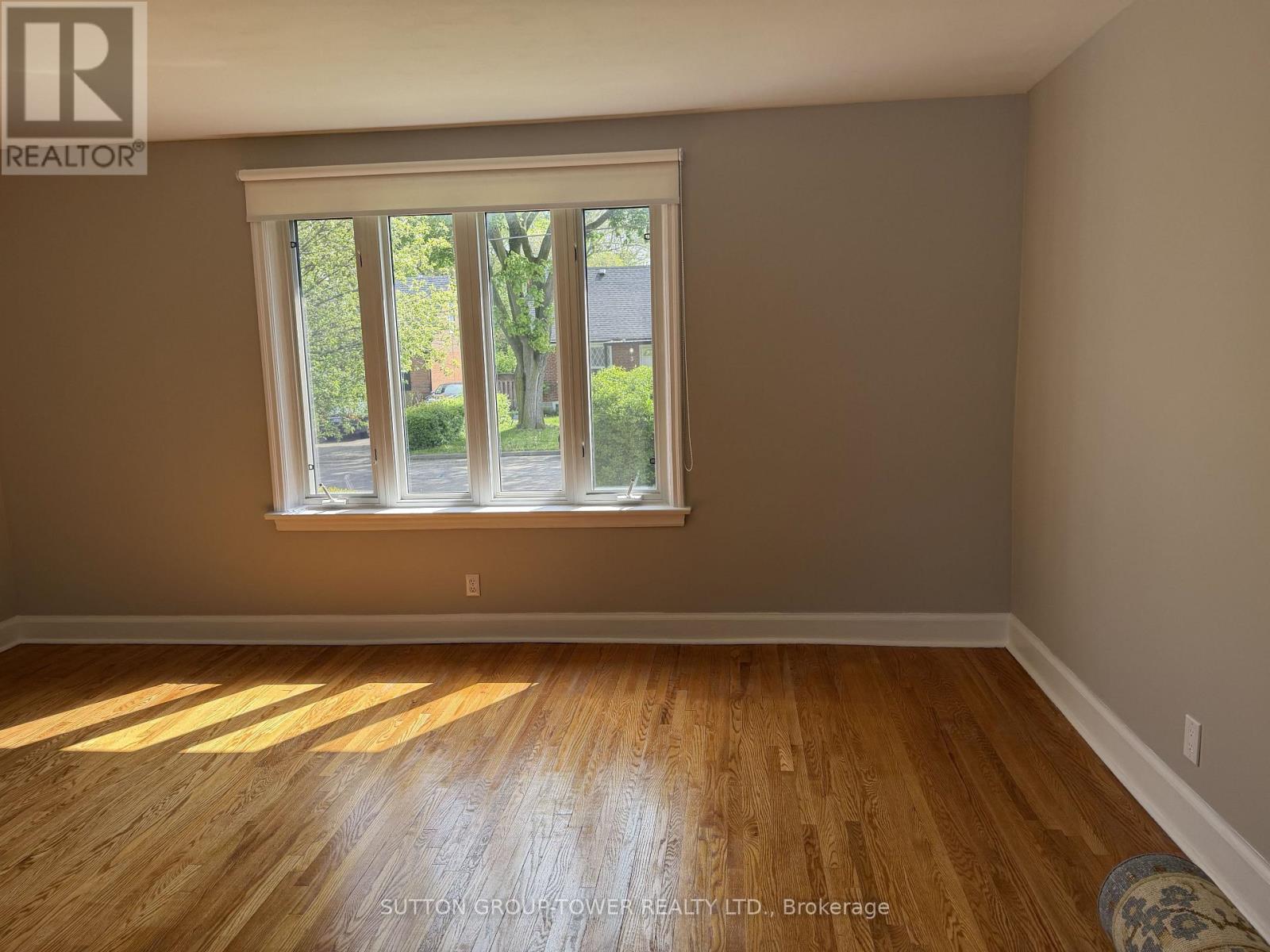 4 Steven Avenue, Toronto, Ontario  M6B 3L8 - Photo 12 - W13170554