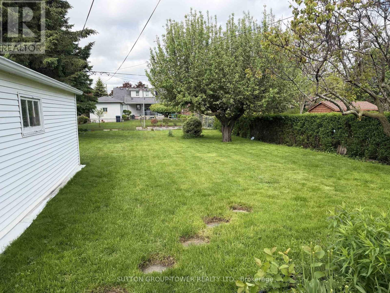 4 Steven Avenue, Toronto, Ontario  M6B 3L8 - Photo 29 - W13170554