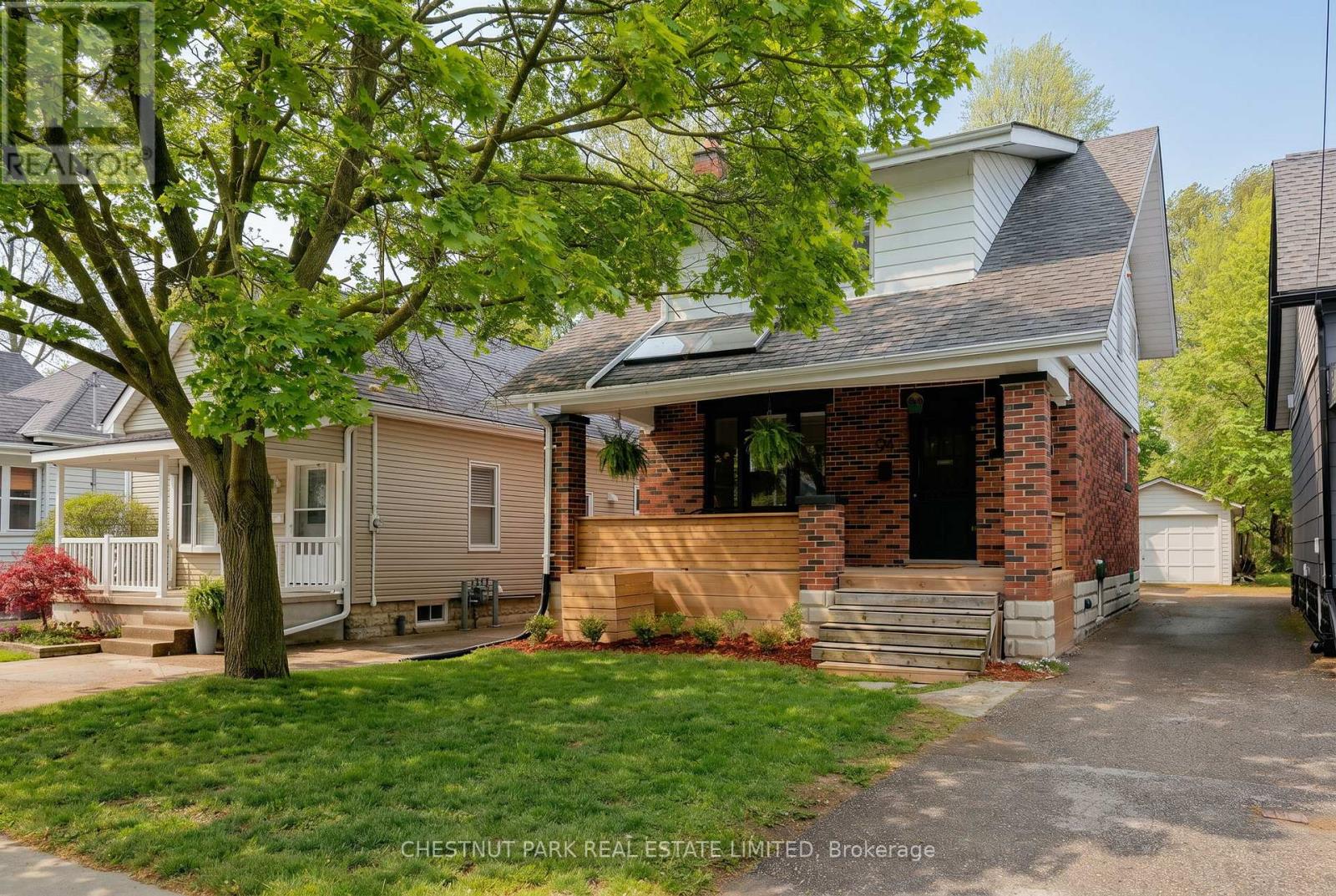94 Briscoe Street E, London South, Ontario  N6C 1X2 - Photo 1 - X13170472