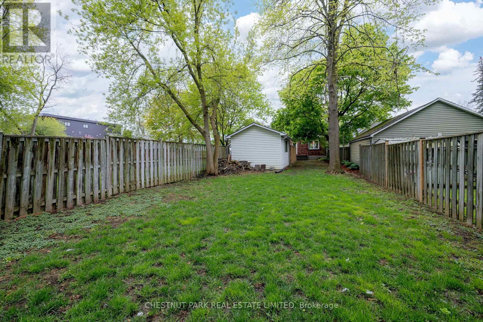 94 Briscoe Street E, London South, Ontario  N6C 1X2 - Photo 17 - X13170472