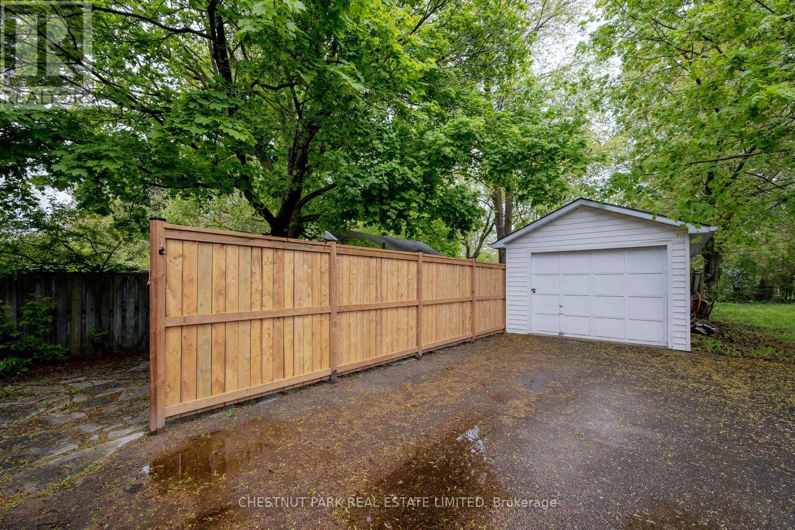 94 Briscoe Street E, London South, Ontario  N6C 1X2 - Photo 18 - X13170472