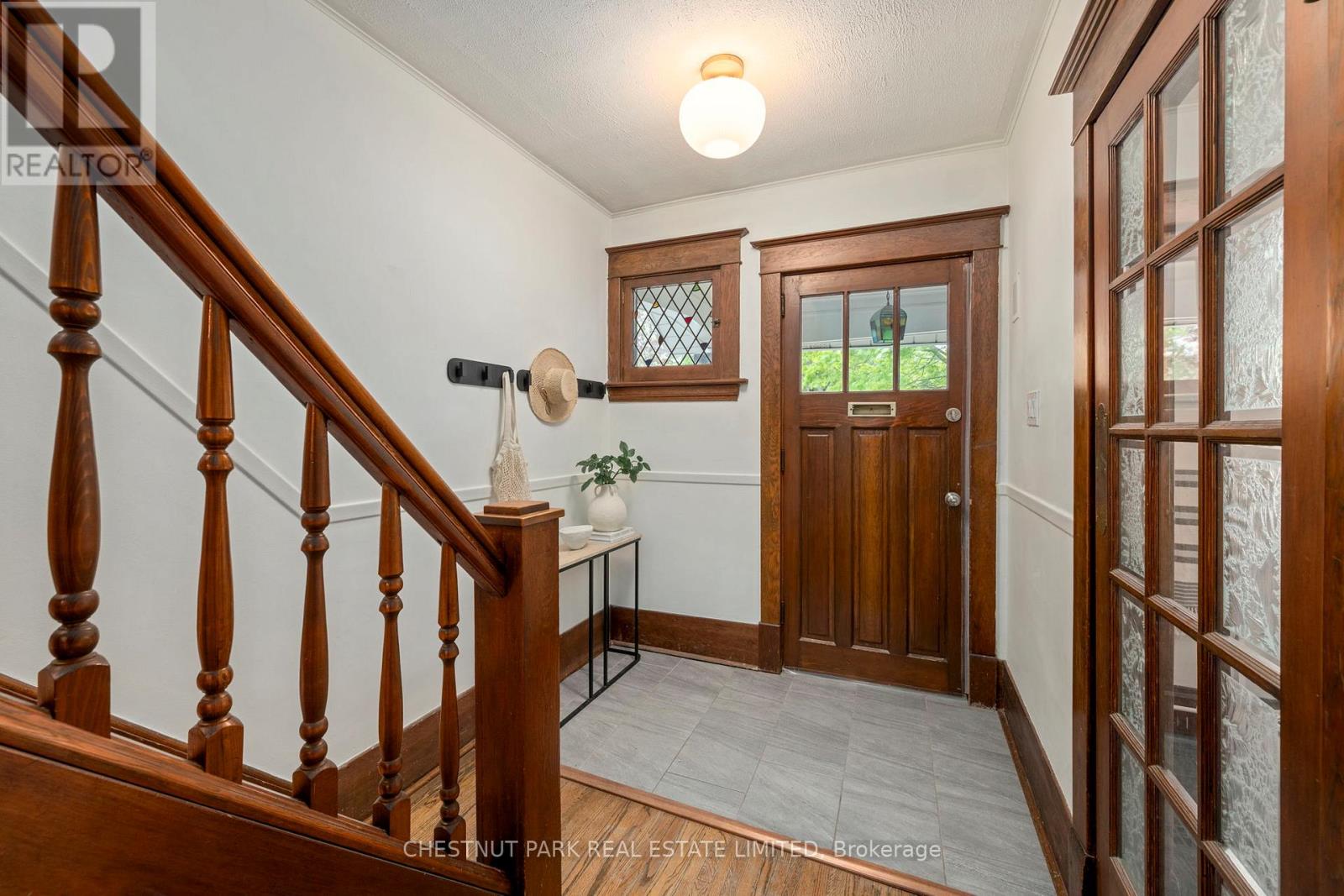 94 Briscoe Street E, London South, Ontario  N6C 1X2 - Photo 3 - X13170472