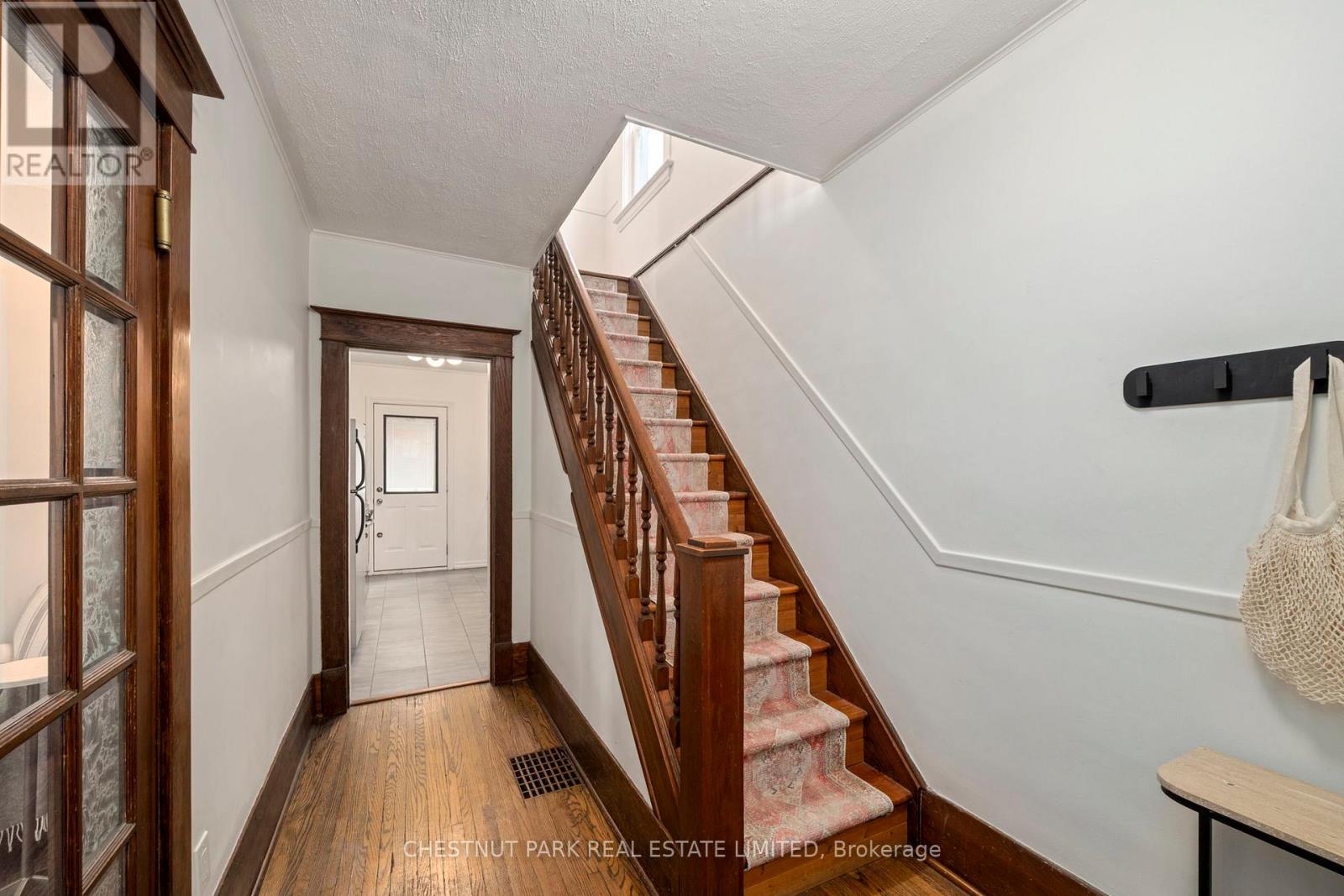 94 Briscoe Street E, London South, Ontario  N6C 1X2 - Photo 4 - X13170472