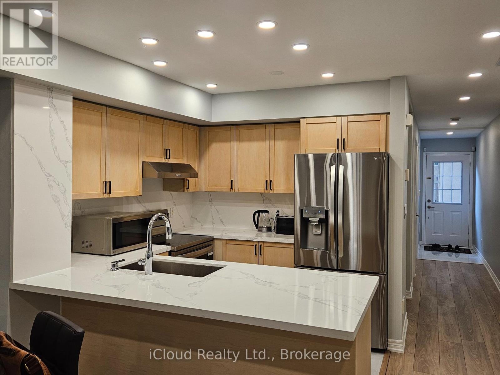 11 - 285 Antibes Drive, Toronto, Ontario  M2R 3X9 - Photo 4 - C12980692