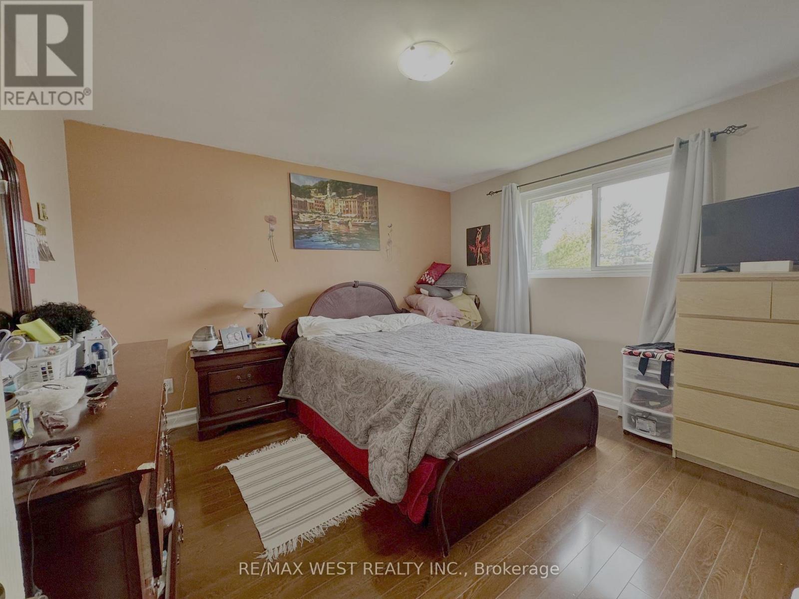 516 Harris Court, Whitby, Ontario  L1N 3C7 - Photo 4 - E13169868