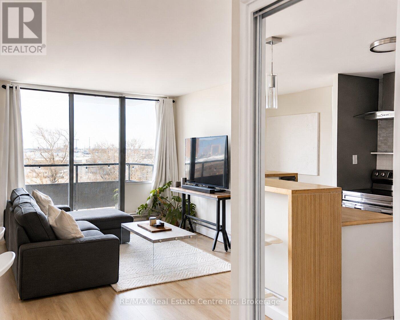 609 - 11 NEILSON DRIVE, Toronto (Markland Wood)