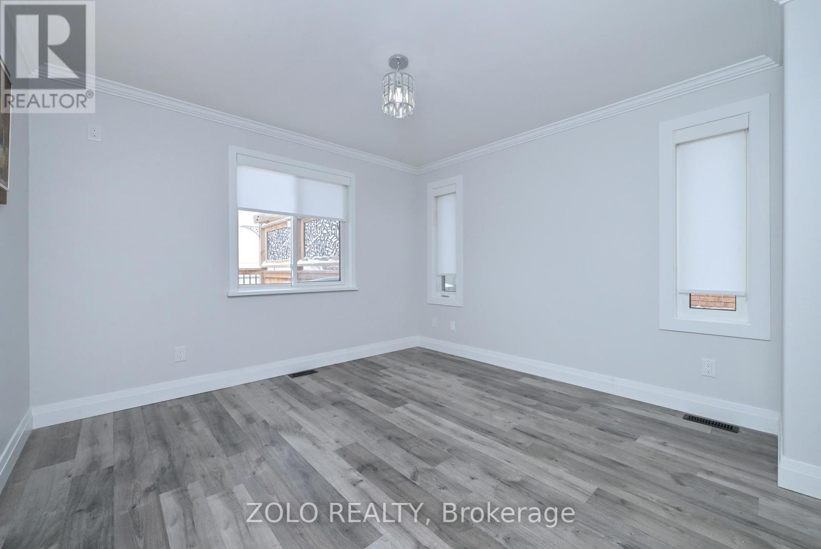 10 St. Bruno's Circle, Barrie, Ontario  L4N 0B9 - Photo 12 - S12889060