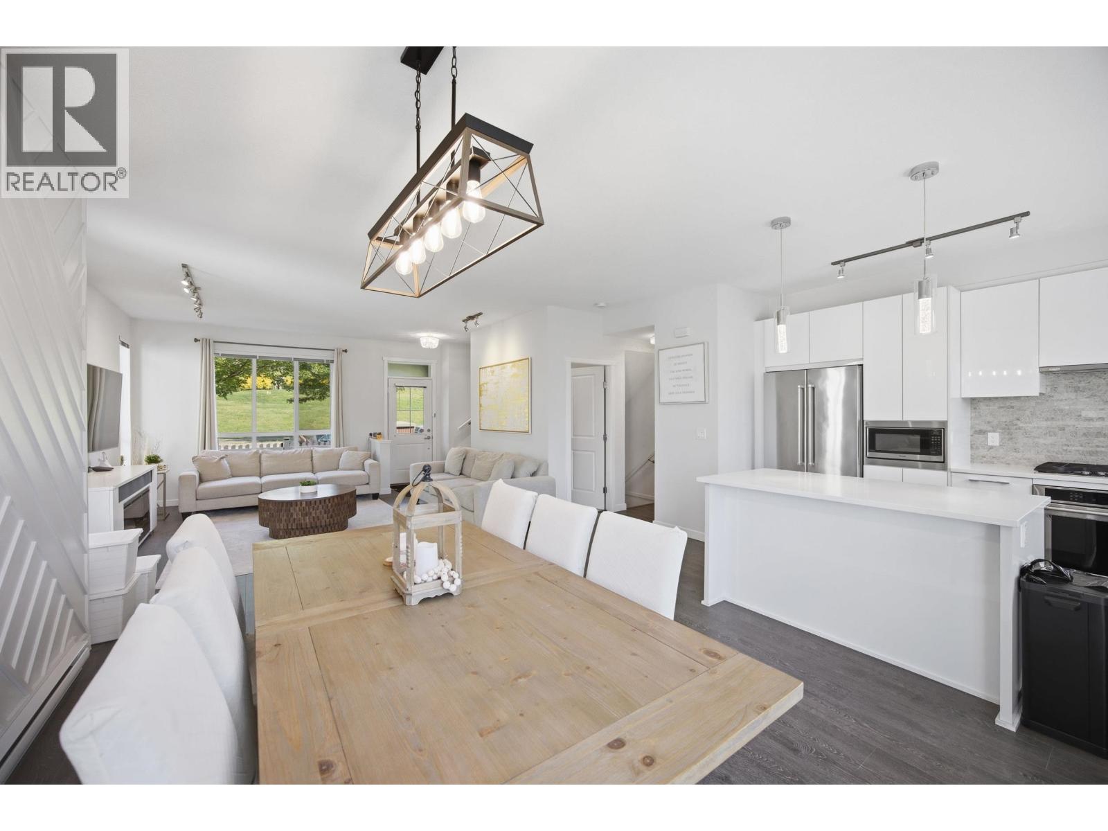 14 3500 Burke Village Promenade, Coquitlam, British Columbia  V3E 0N2 - Photo 8 - R3127349