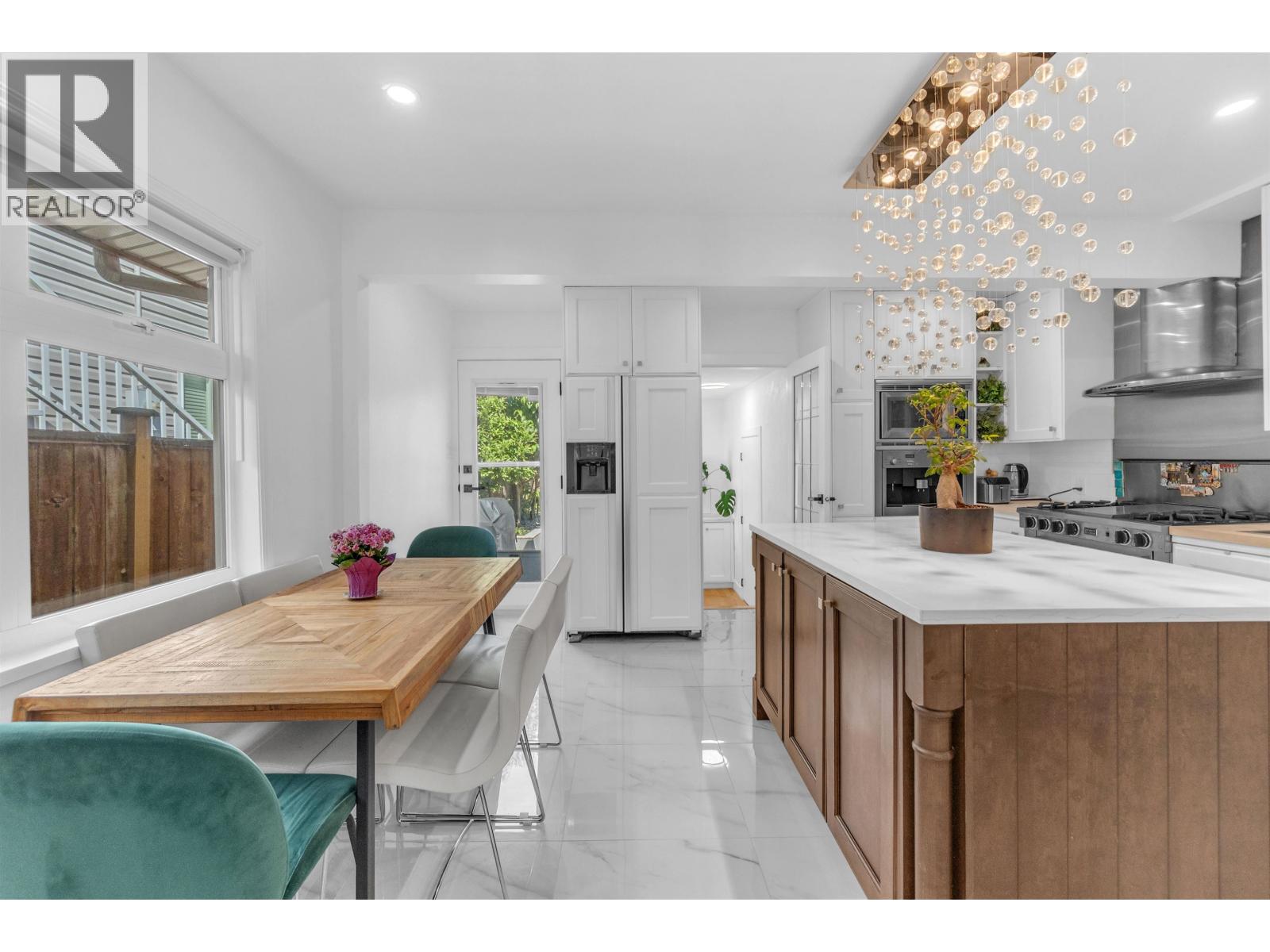 1698 Garden Avenue, North Vancouver, British Columbia  V7P 3A7 - Photo 11 - R3127363