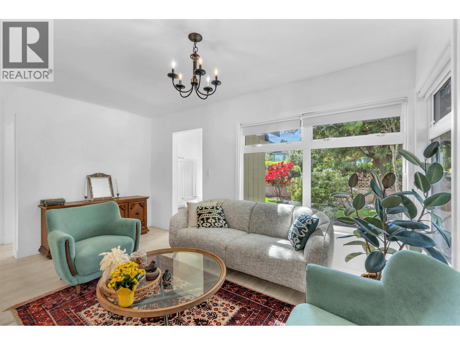 1698 Garden Avenue, North Vancouver, British Columbia  V7P 3A7 - Photo 3 - R3127363