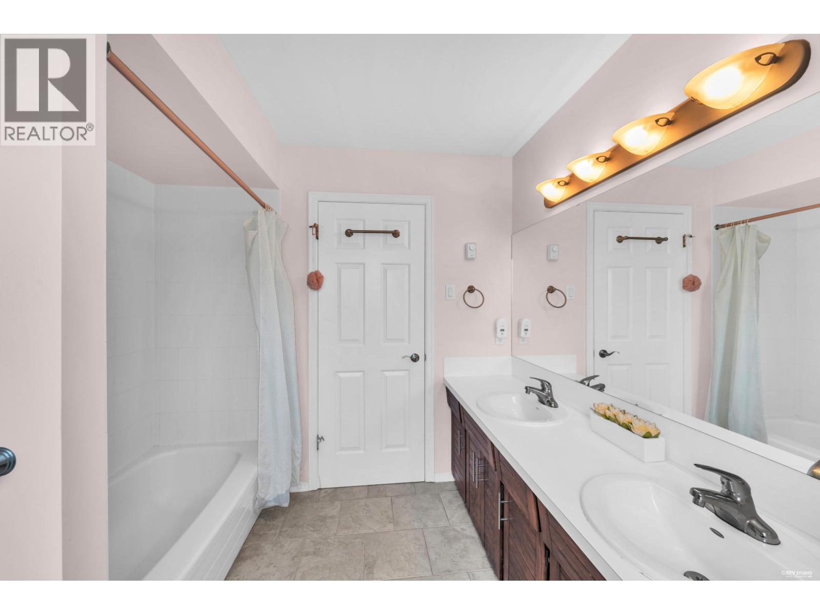 8155 Corless Place, Richmond, British Columbia  V7C 4X4 - Photo 33 - R3127395