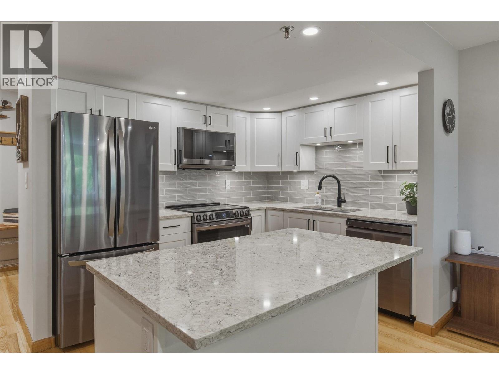 230 3309 Ptarmigan Place, Whistler, British Columbia  V8E 0V6 - Photo 11 - R3127230
