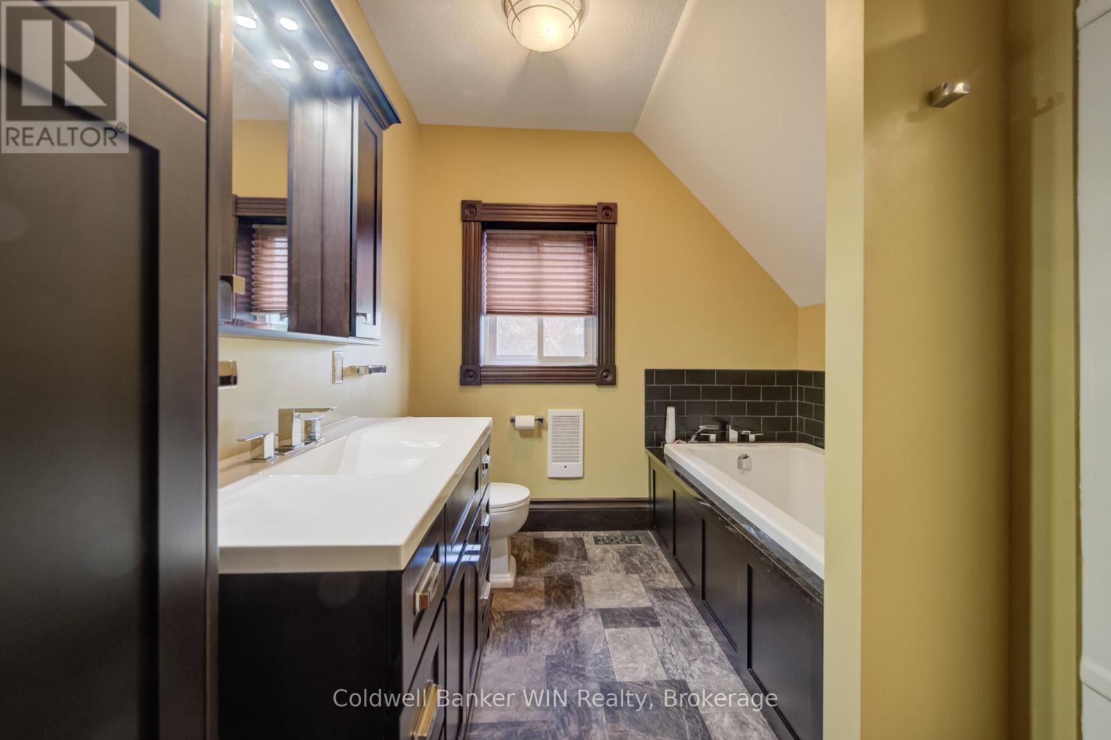 310 Main Street W, Minto, Ontario N0G 2P0 - Photo 29 - X13170628