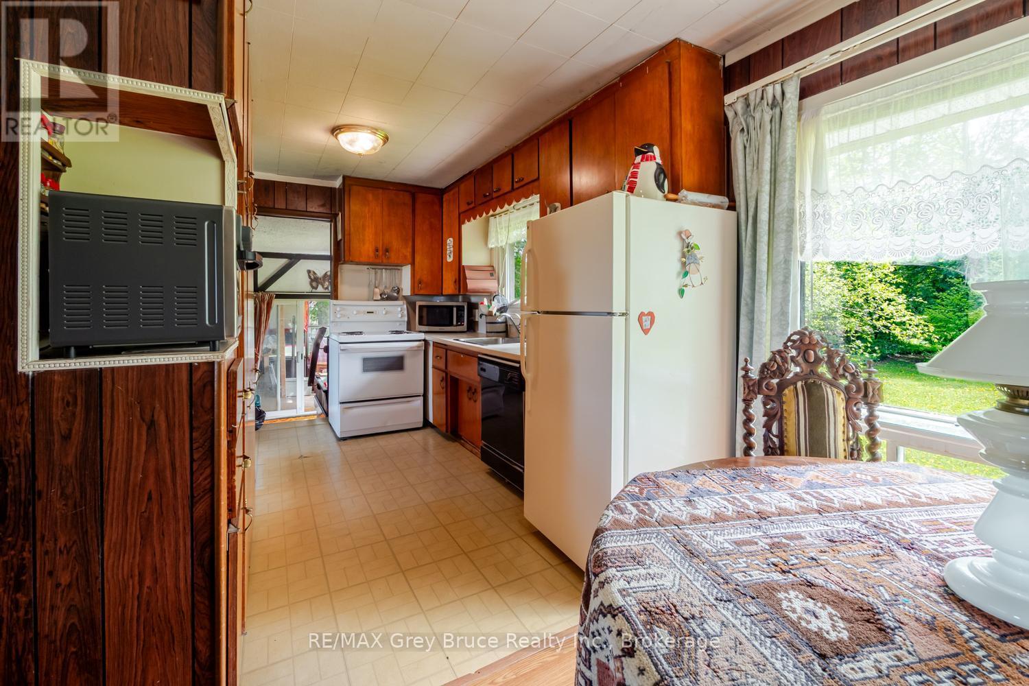515 Princess Street, Georgian Bluffs, Ontario  N0H 2K0 - Photo 11 - X13170726