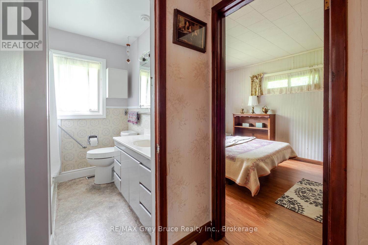 515 Princess Street, Georgian Bluffs, Ontario  N0H 2K0 - Photo 16 - X13170726
