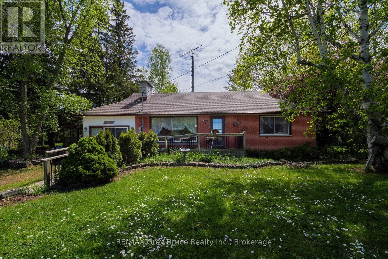 515 Princess Street, Georgian Bluffs, Ontario  N0H 2K0 - Photo 3 - X13170726