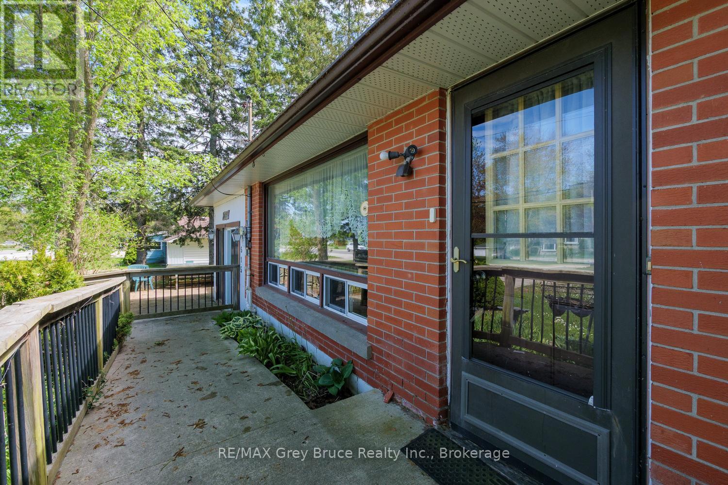 515 Princess Street, Georgian Bluffs, Ontario  N0H 2K0 - Photo 4 - X13170726