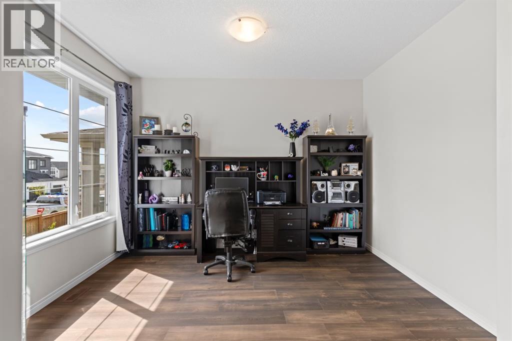 27 Heritage Rise, Cochrane, Alberta  T4C 2R4 - Photo 5 - A2307486