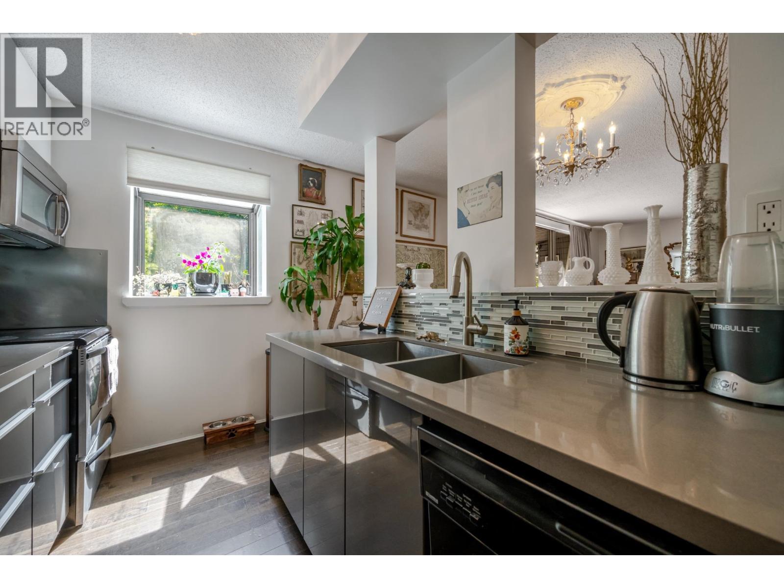 101 1875 W 8th Avenue, Vancouver, British Columbia  V6J 1V9 - Photo 4 - R3125248