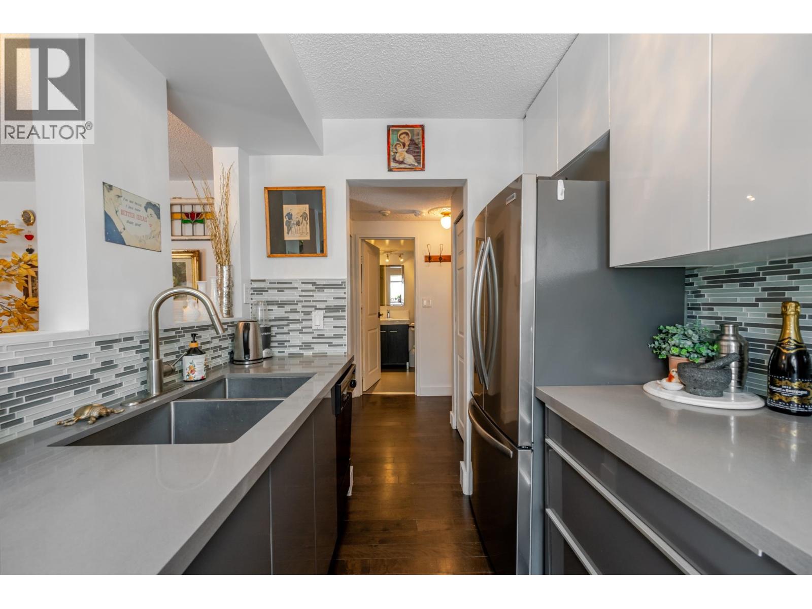 101 1875 W 8th Avenue, Vancouver, British Columbia  V6J 1V9 - Photo 3 - R3125248