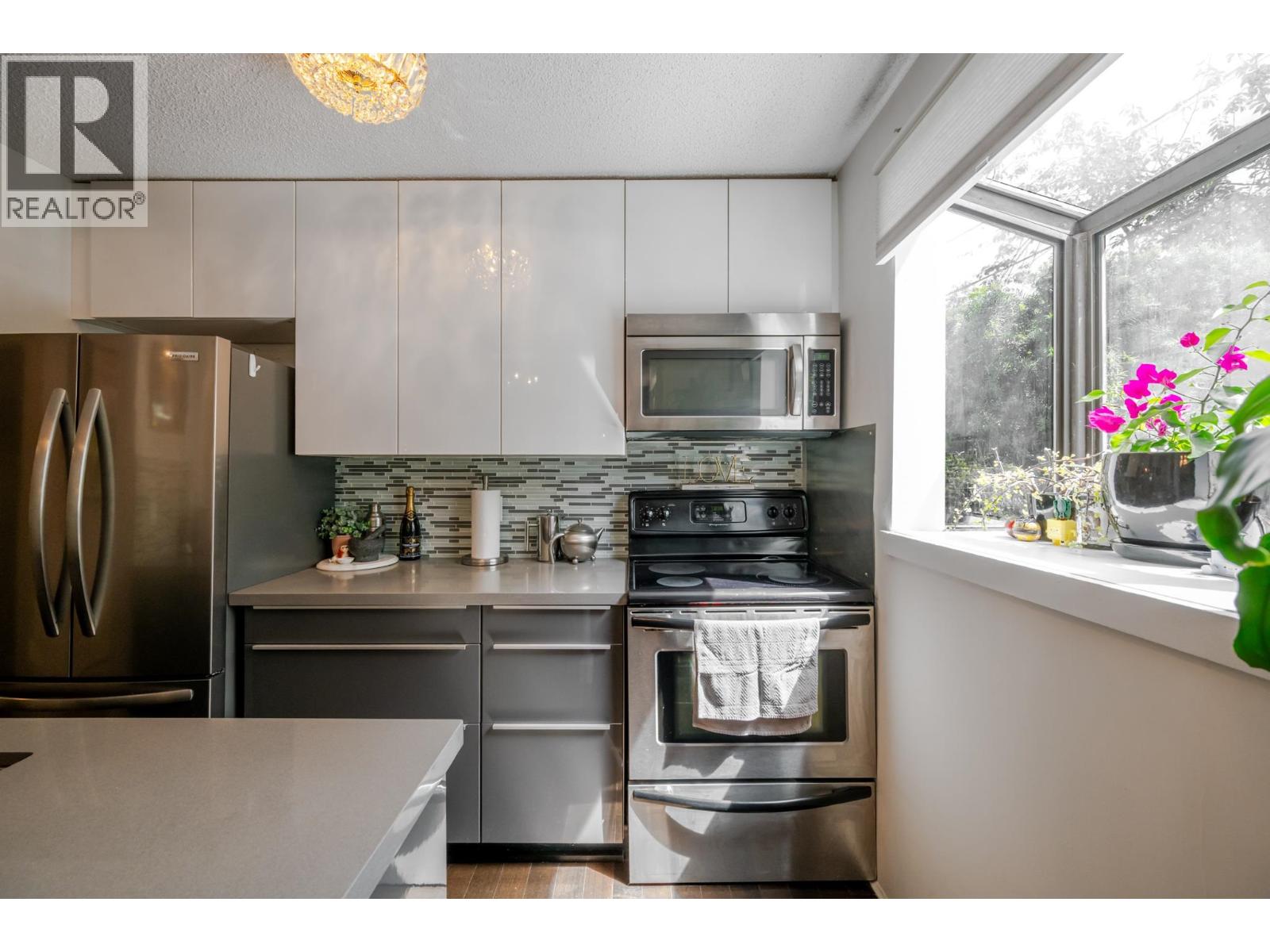101 1875 W 8th Avenue, Vancouver, British Columbia  V6J 1V9 - Photo 6 - R3125248