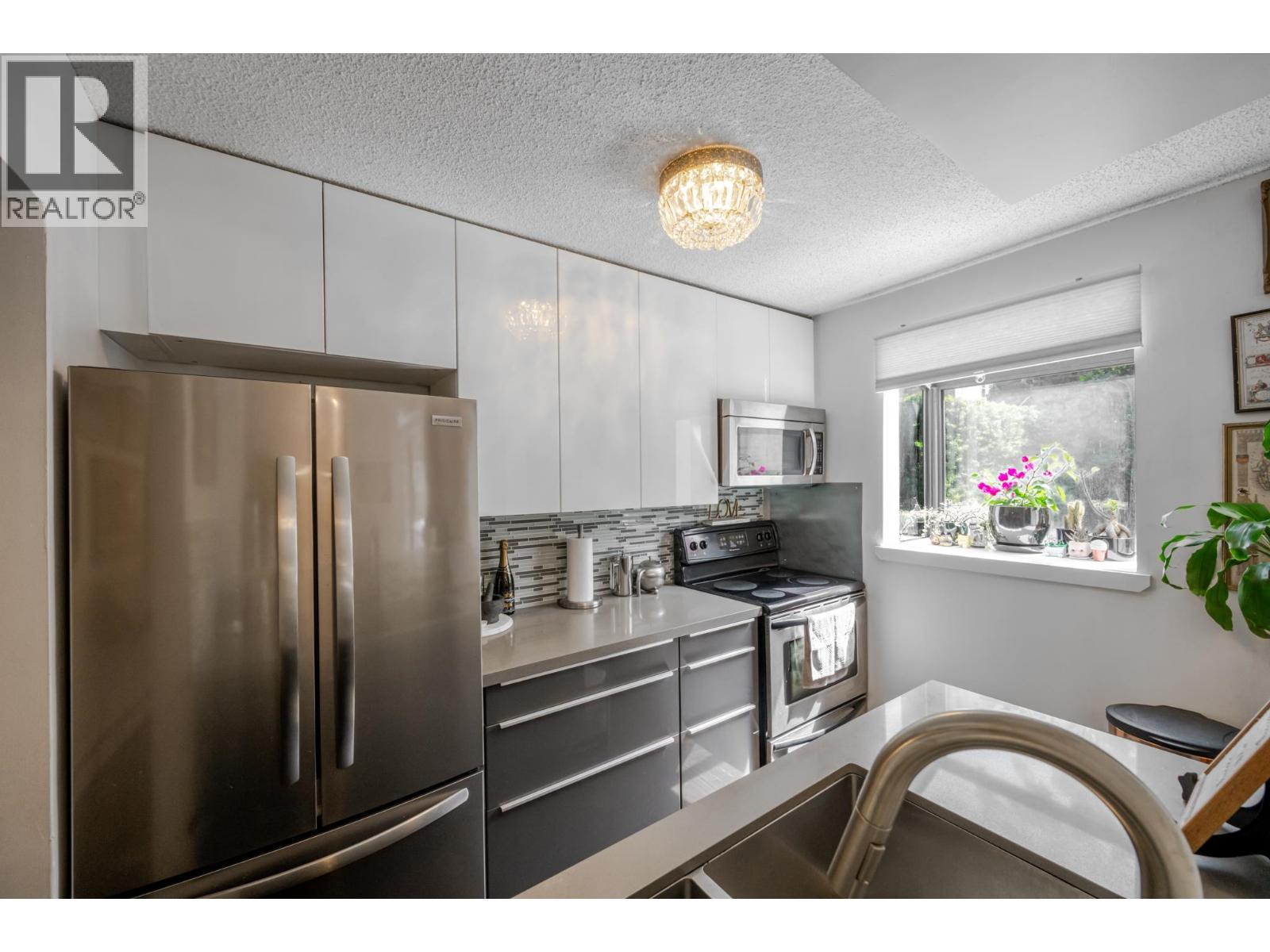 101 1875 W 8th Avenue, Vancouver, British Columbia  V6J 1V9 - Photo 7 - R3125248