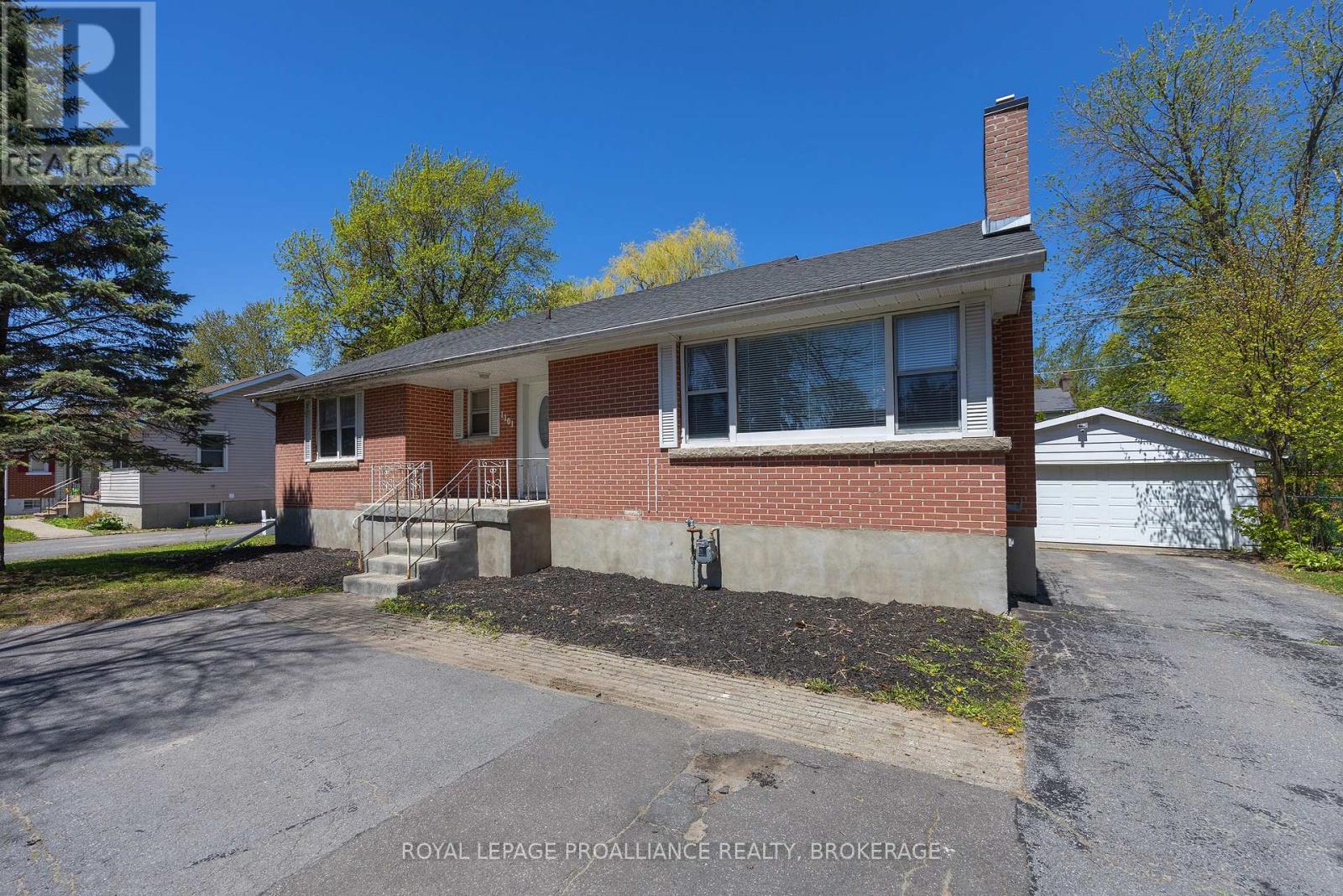 1101 Johnson Street, Kingston, Ontario  K7M 2N6 - Photo 2 - X13170666