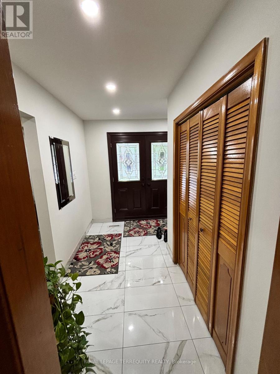 28 Keegan Crescent, Toronto, Ontario  M3J 1G2 - Photo 4 - W13167136