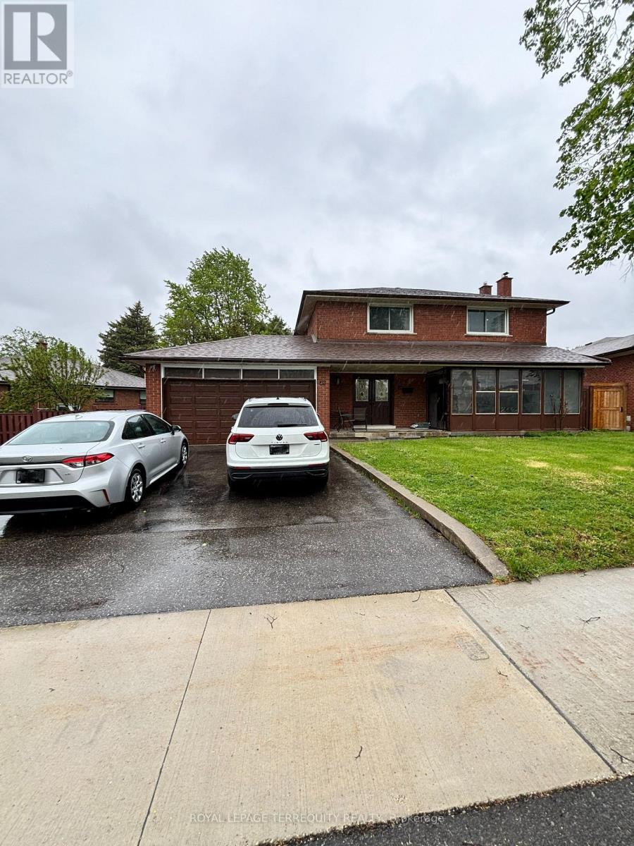 28 Keegan Crescent, Toronto, Ontario  M3J 1G2 - Photo 2 - W13167136