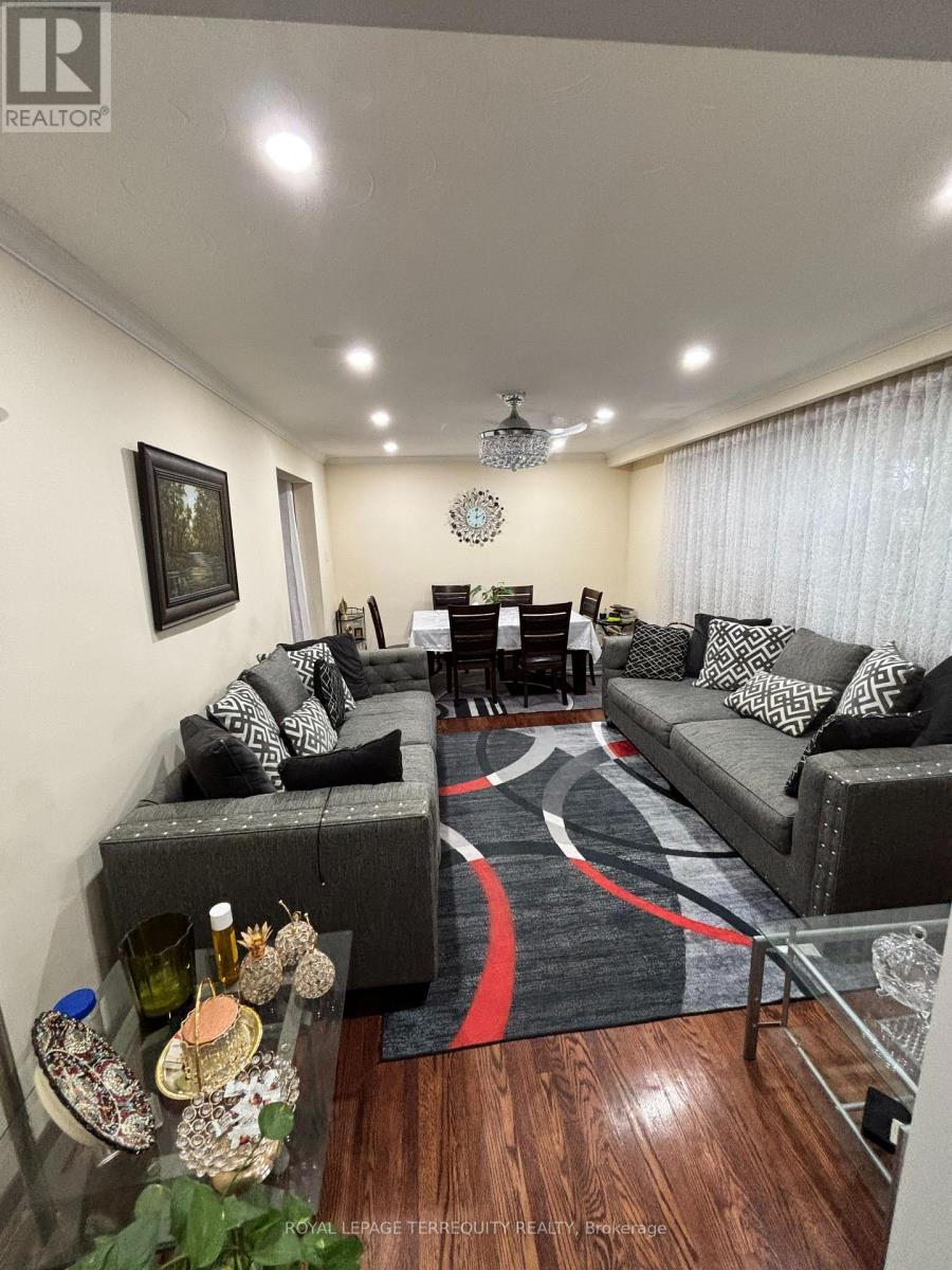 28 Keegan Crescent, Toronto, Ontario  M3J 1G2 - Photo 6 - W13167136