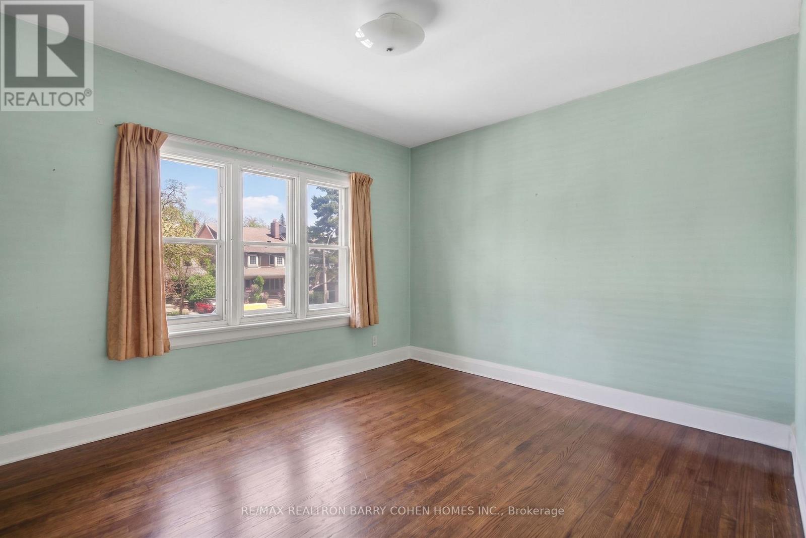 12 Stibbard Avenue, Toronto, Ontario  M4P 2C1 - Photo 10 - C13170606