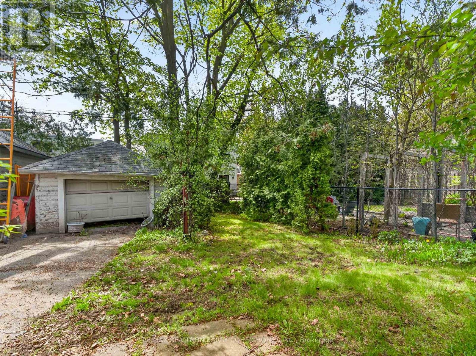 12 Stibbard Avenue, Toronto, Ontario  M4P 2C1 - Photo 16 - C13170606