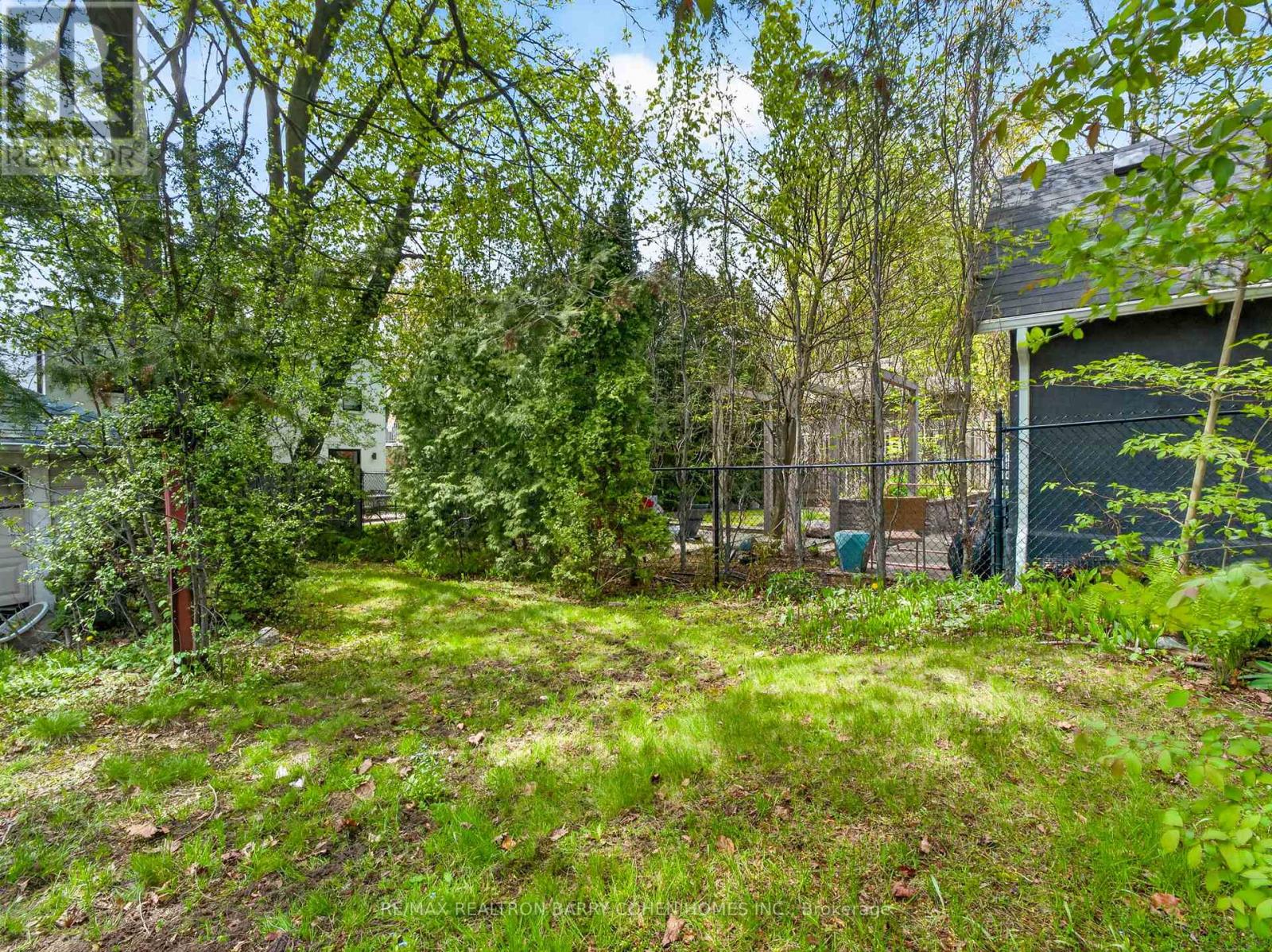 12 Stibbard Avenue, Toronto, Ontario  M4P 2C1 - Photo 17 - C13170606