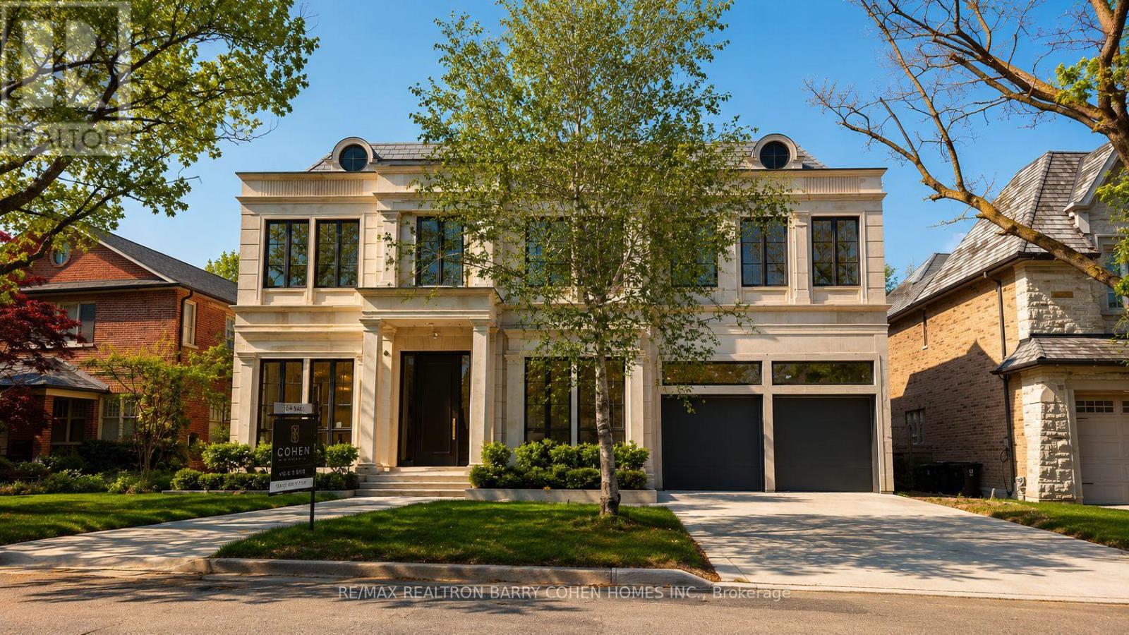 106 YORKMINSTER ROAD, Toronto, Ontario