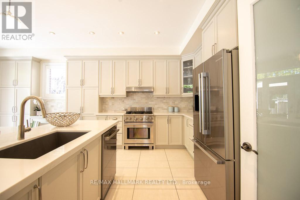 566 Maitland Drive, Pickering, Ontario L1W 0A8 - Photo 14 - E13170600