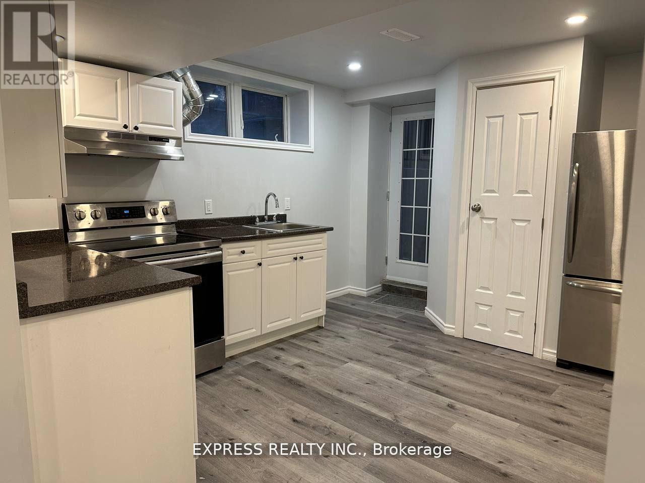 10 Audubon Street, Whitby, Ontario  L1P 0C4 - Photo 3 - E13170610