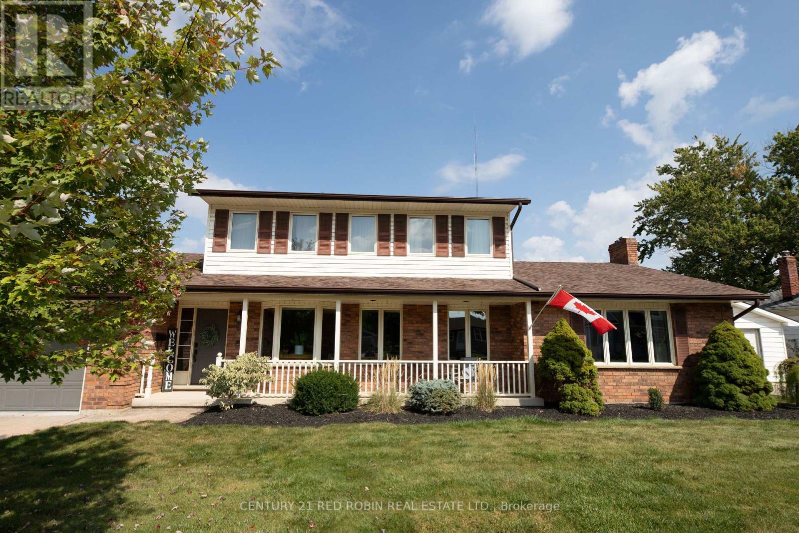 51 Queen Street, Strathroy-Caradoc, Ontario  N7G 2H5 - Photo 1 - X12681200