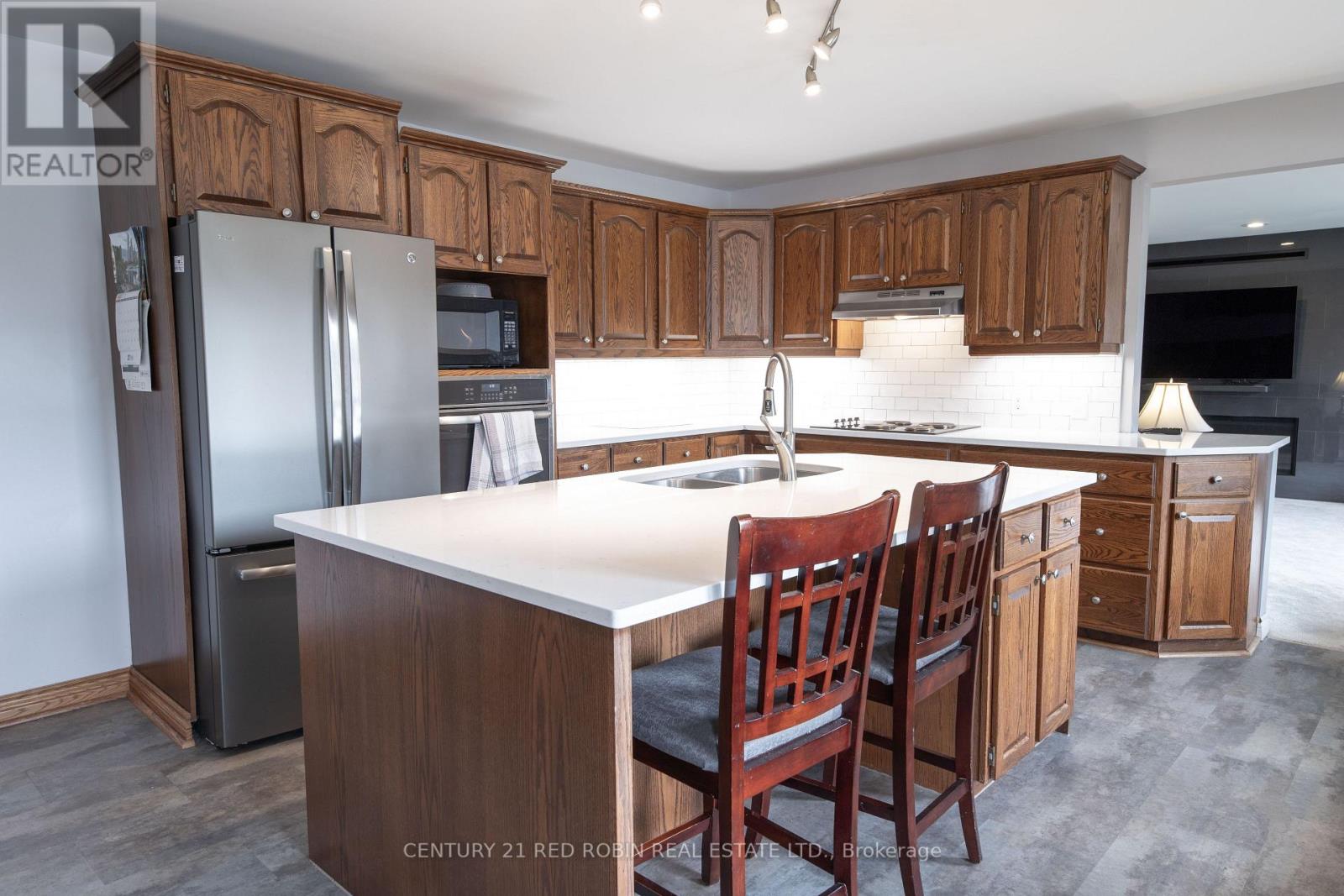 51 Queen Street, Strathroy-Caradoc, Ontario  N7G 2H5 - Photo 6 - X12681200