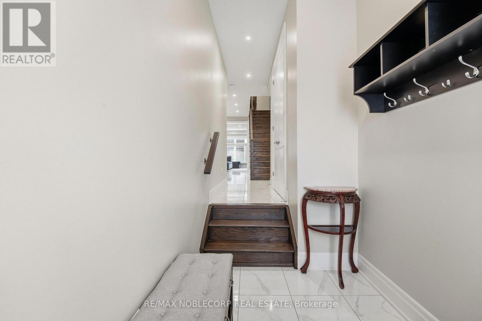 60 Tatton Court, King, Ontario  L7B 0C3 - Photo 5 - N13170648