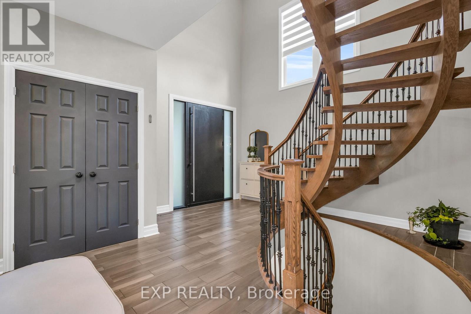 5 Farley Circle, Georgina, Ontario  L0E 1S0 - Photo 11 - N13170686