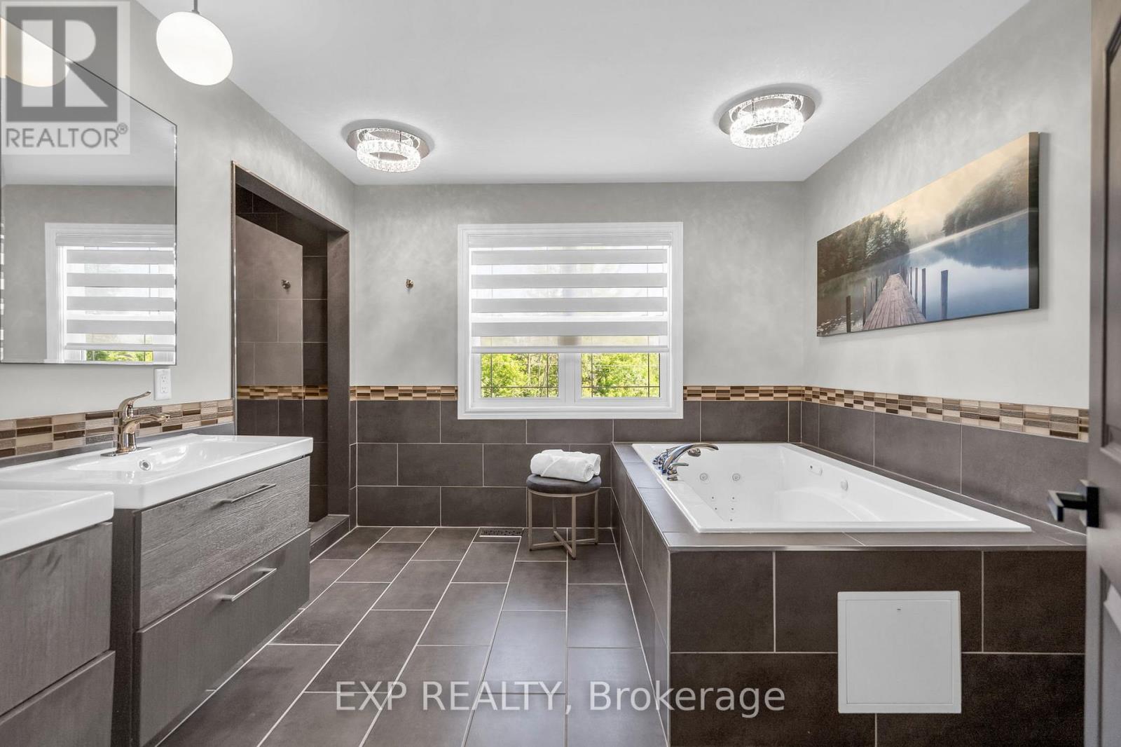 5 Farley Circle, Georgina, Ontario  L0E 1S0 - Photo 19 - N13170686