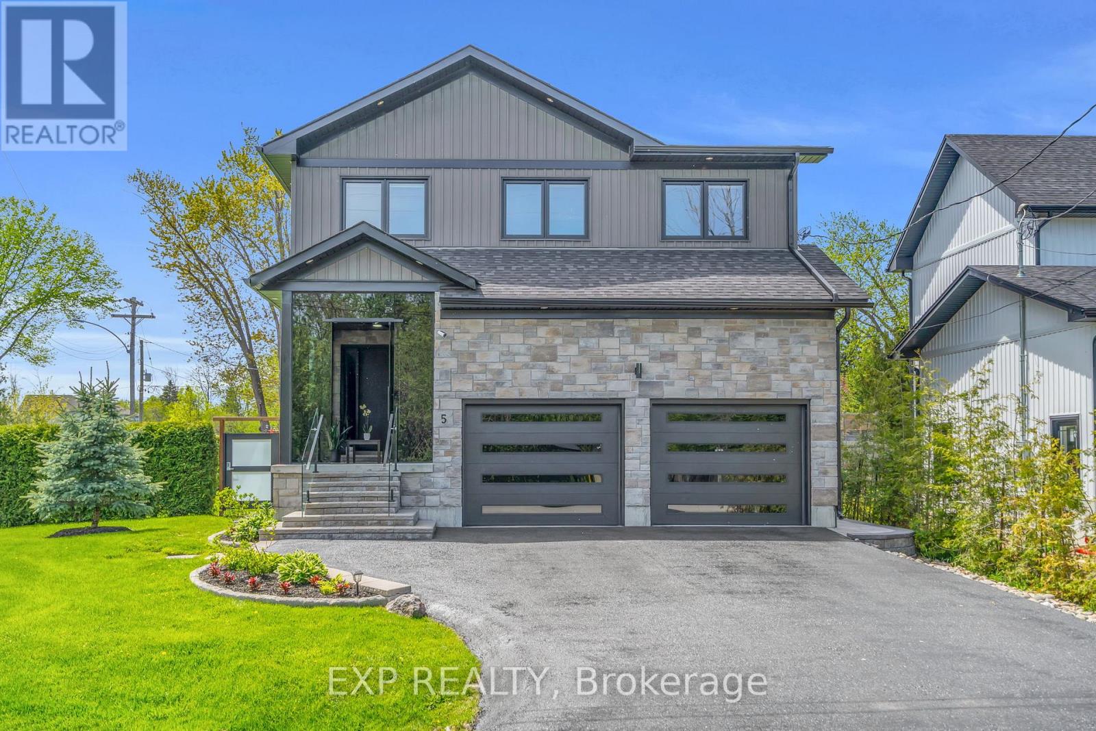 5 Farley Circle, Georgina, Ontario  L0E 1S0 - Photo 2 - N13170686