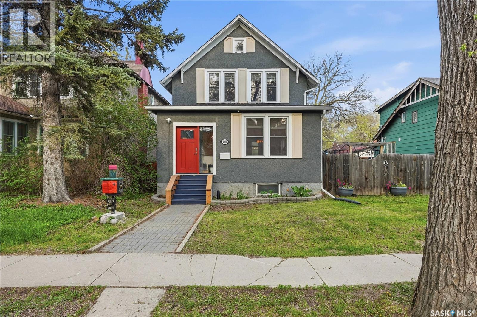 2035 Elphinstone STREET, Regina, Saskatchewan