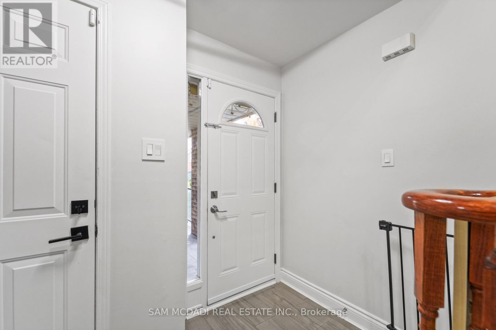 2988 Gulfstream Way, Mississauga, Ontario  L5N 6J8 - Photo 4 - W13170614