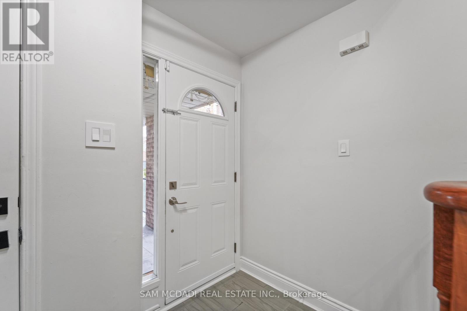 2988 Gulfstream Way, Mississauga, Ontario  L5N 6J8 - Photo 5 - W13170614