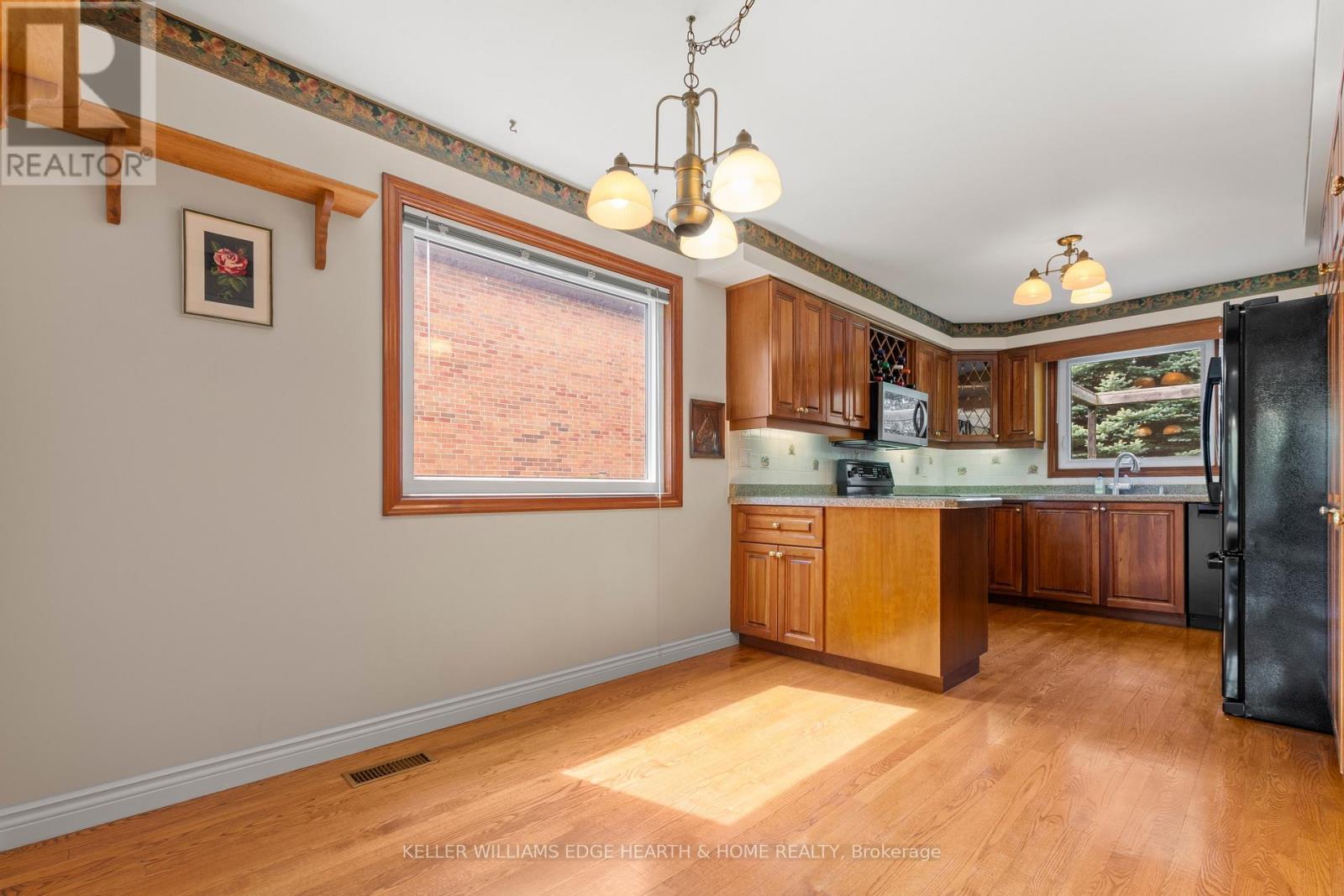 2170 Belgrave Court, Burlington, Ontario  L7P 3R5 - Photo 13 - W13170616