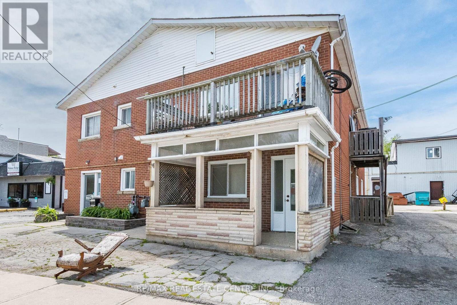9 Mill Street W, Halton Hills, Ontario  L7J 1G3 - Photo 3 - W13170630