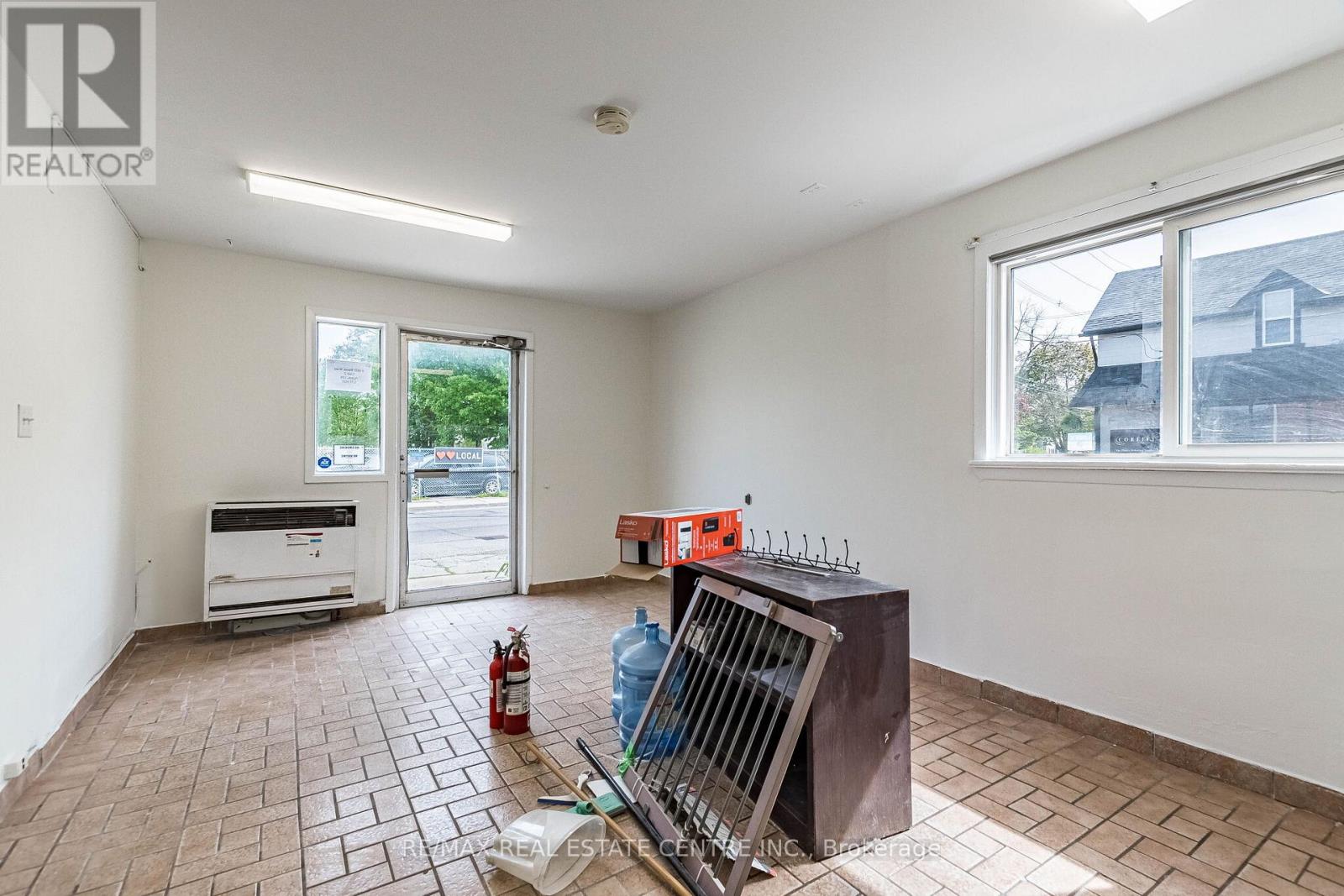 9 Mill Street W, Halton Hills, Ontario  L7J 1G3 - Photo 8 - W13170630